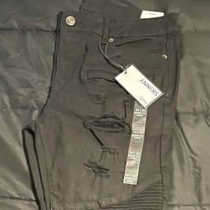 Men’s ripped jeans